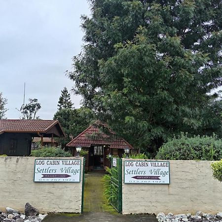 Log Cabin & Settlers Village Graskop Bagian luar foto