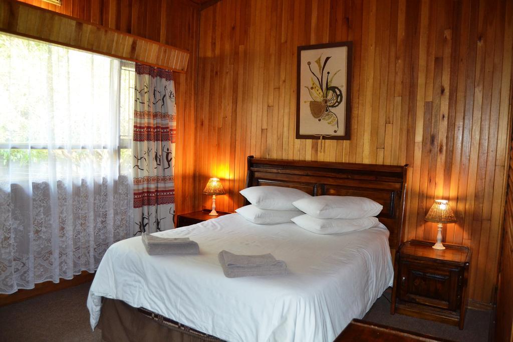 Log Cabin & Settlers Village Graskop Bagian luar foto