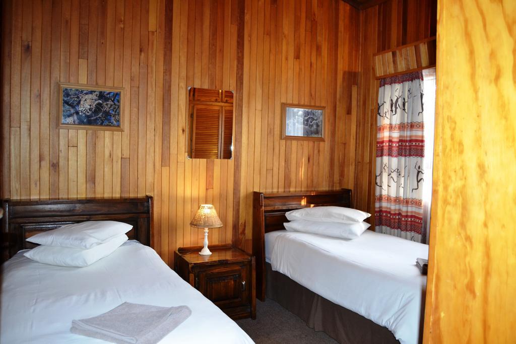 Log Cabin & Settlers Village Graskop Bagian luar foto