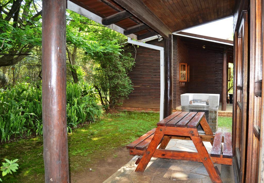 Log Cabin & Settlers Village Graskop Bagian luar foto