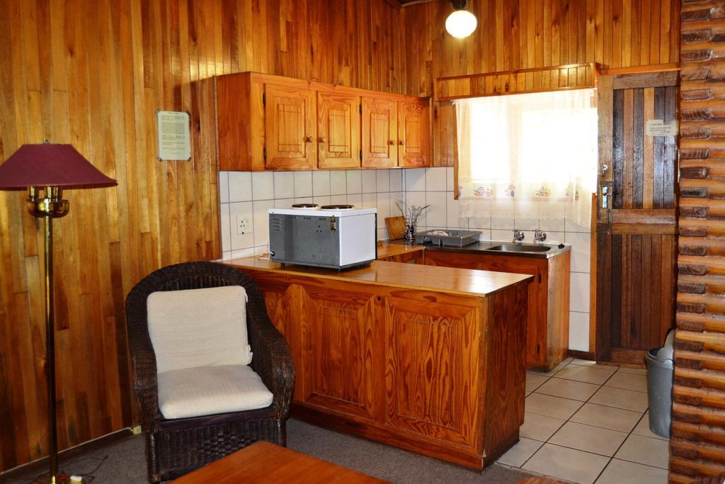Log Cabin & Settlers Village Graskop Bagian luar foto