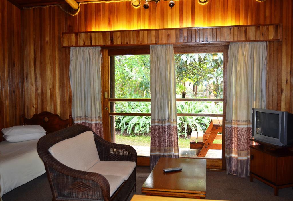 Log Cabin & Settlers Village Graskop Bagian luar foto